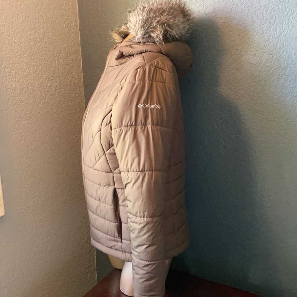 Beautiful Columbia Winter Jacket Euc - image 2
